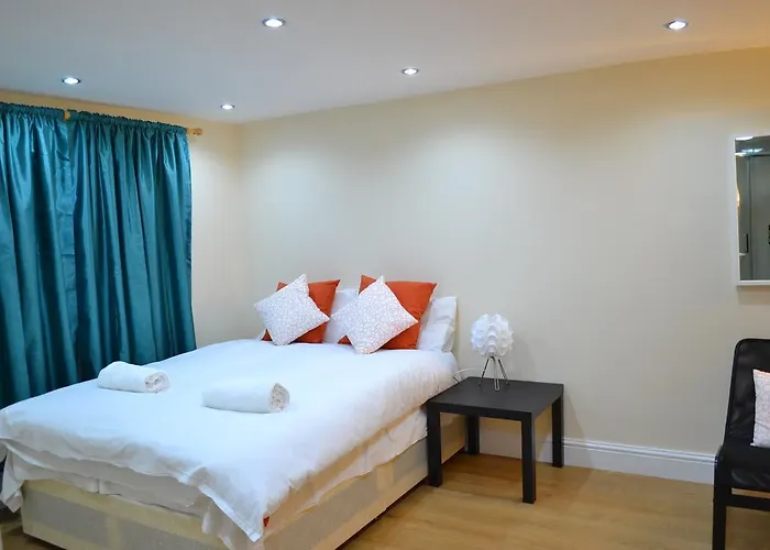 High Street Service Apartment