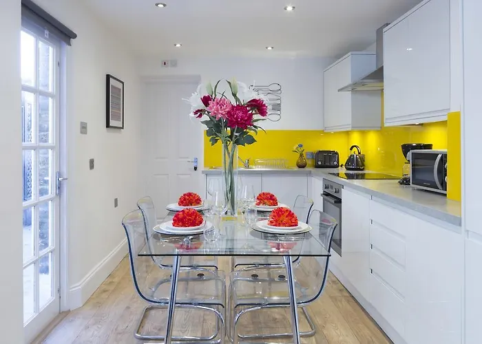 Charming Tower Bridge Apartment