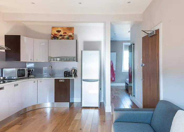 Brewer Street Apartment