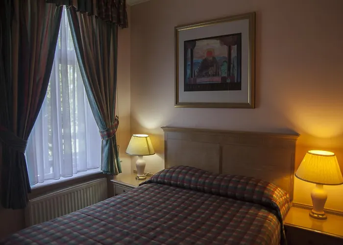 Her Majesty Hotel