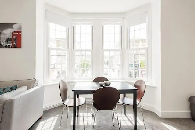 Kennington Apartment A/Apartment
