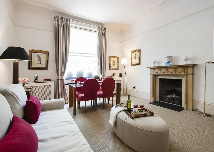 The Chelsea Cathcart Lodge