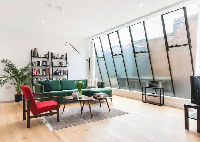 3 Bedroom Warehouse-Style Apartment In Balham