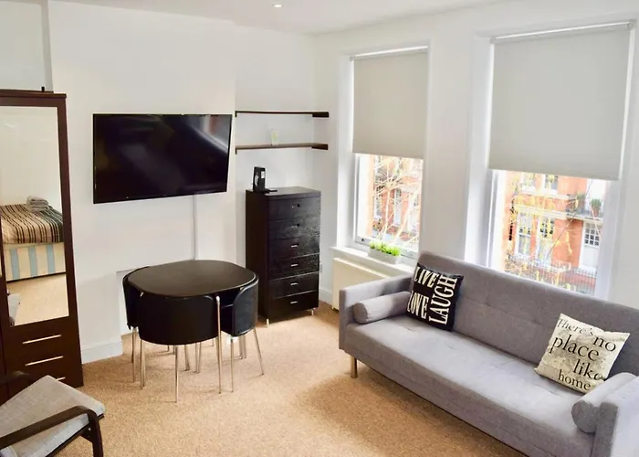 Gorgeous Studio In Trendy London Location