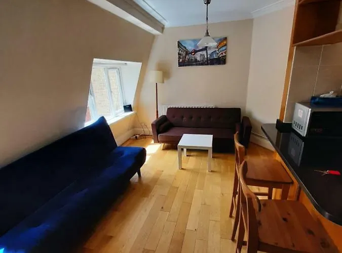 Unique, Exciting And Yours 2Rooms Trafalgar Square