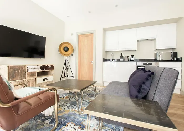 The Mayfair Parade - Trendy 1Bdr