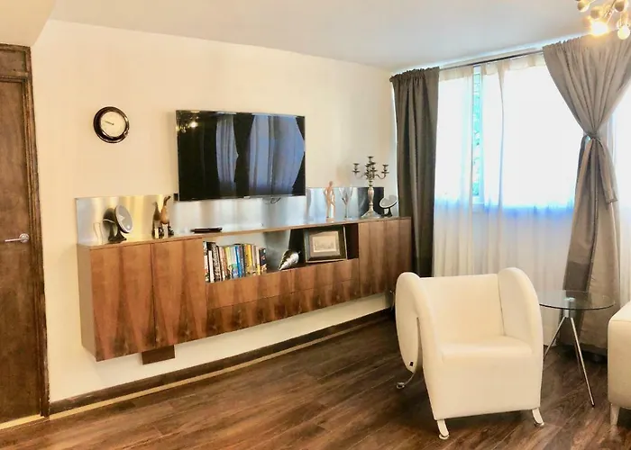 2 Beds 2 Baths In Heart Of London