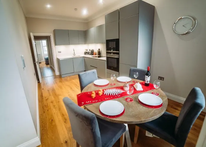 Flat 8, Cromwell Road, 2 Bedroom Apartment