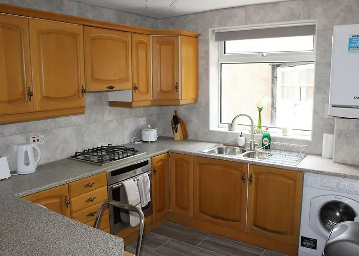 25 Idmiston Road