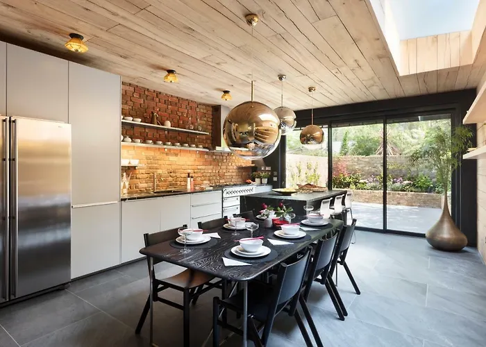 Contemporary Boutique Residence