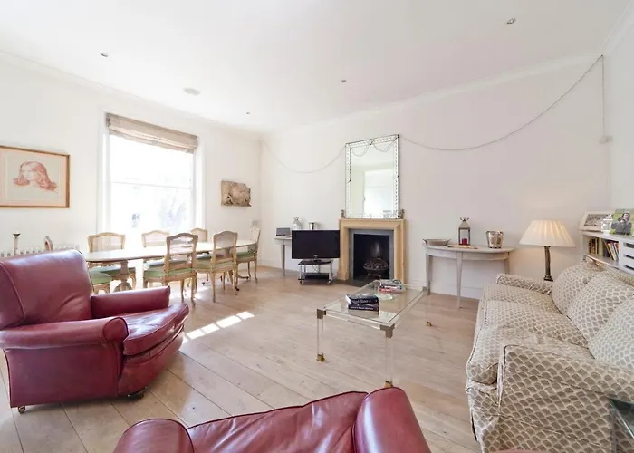 Bassett Road IV By Onefinestay