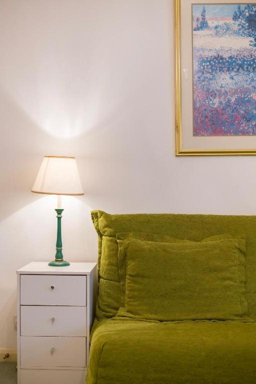 Apartment Fabulous Split Level Studio Hyde Park H3