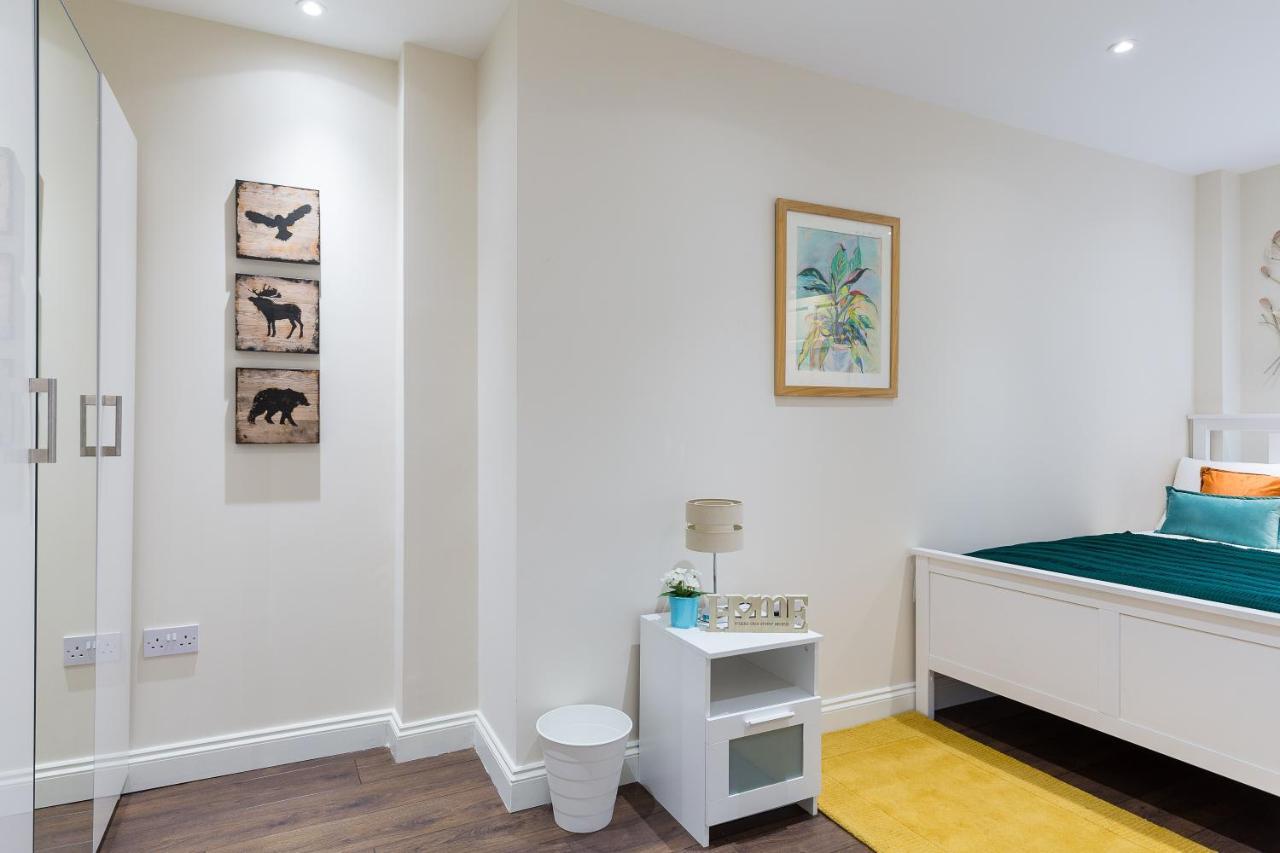 Picktheplace Sussex Gardens Apartment