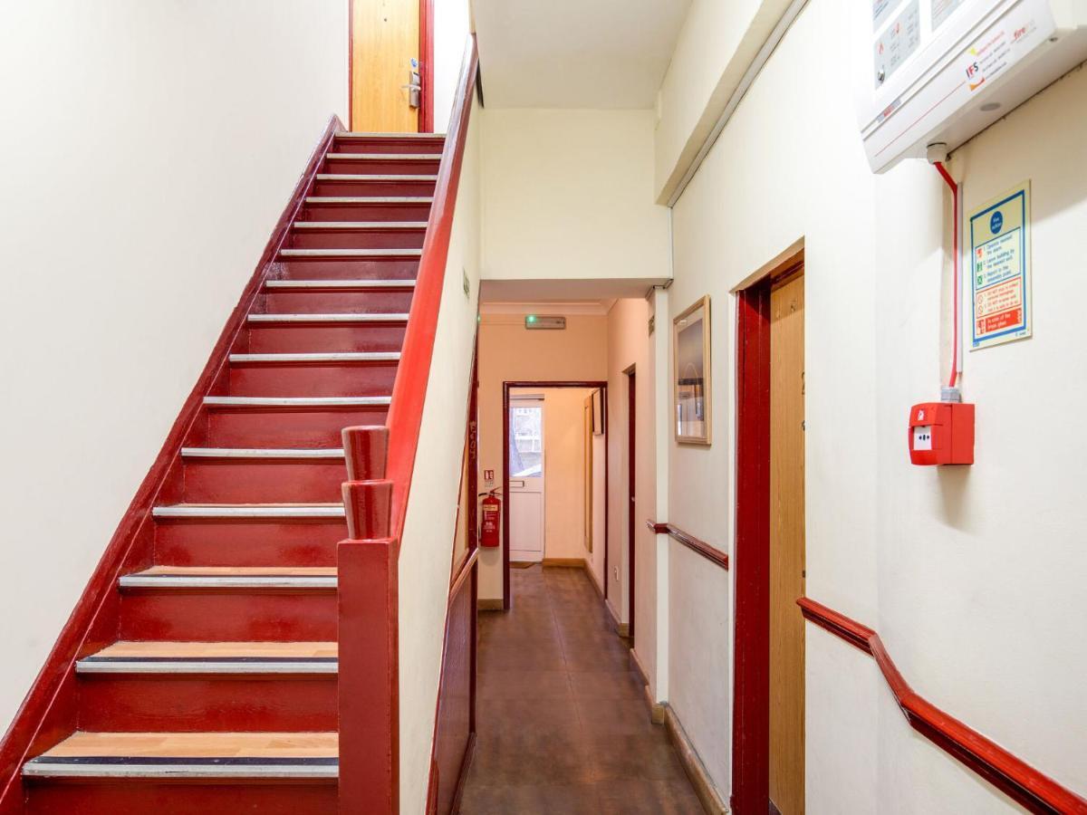 Lovely In With Patio * Londen