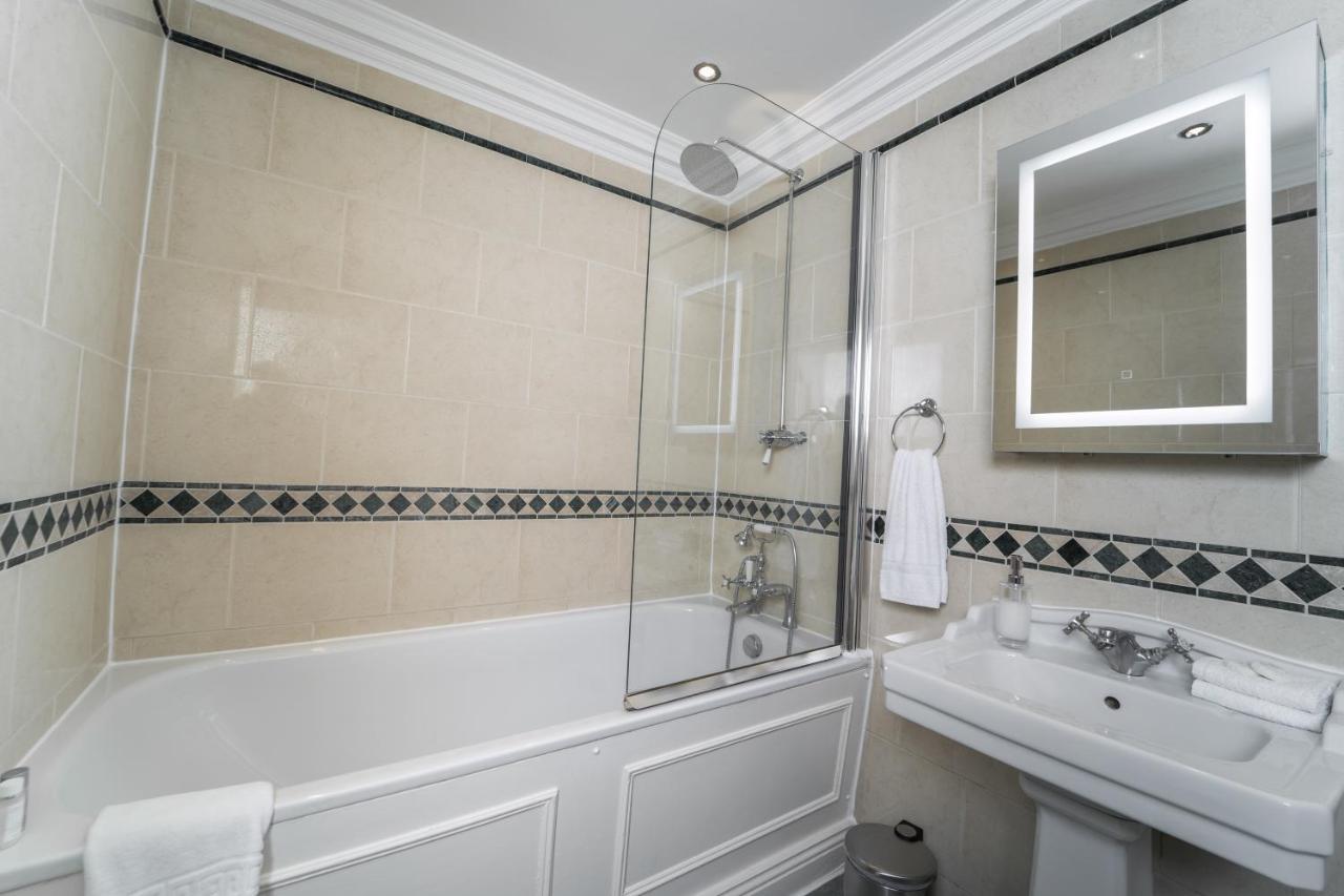 Apartment In Bond Street *