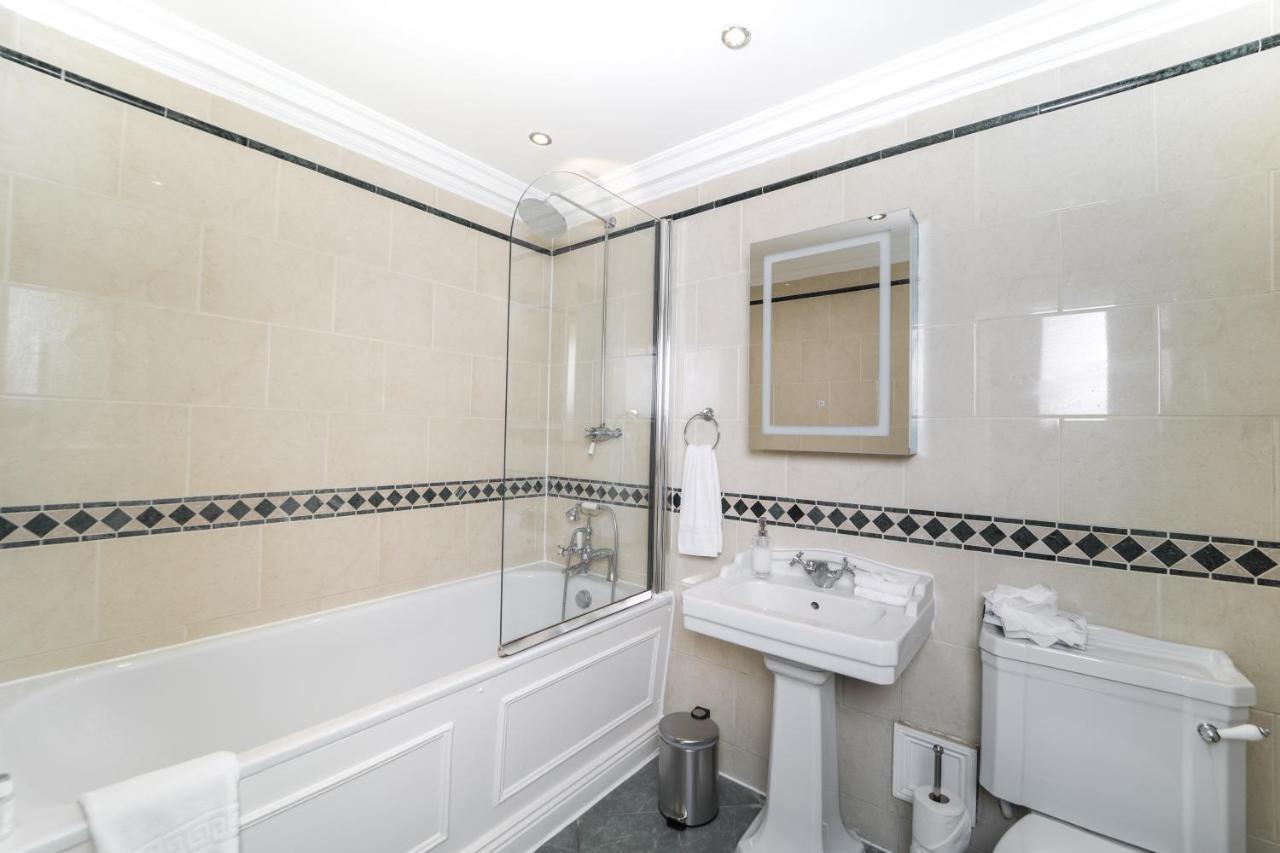 Apartment In Bond Street *