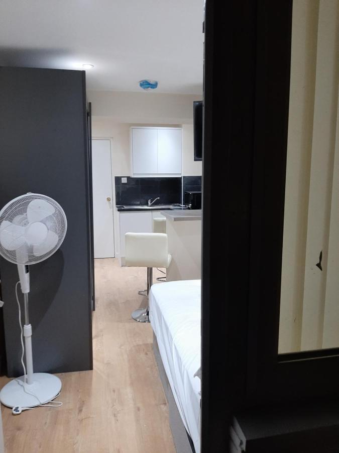Eastgate Chalet * London