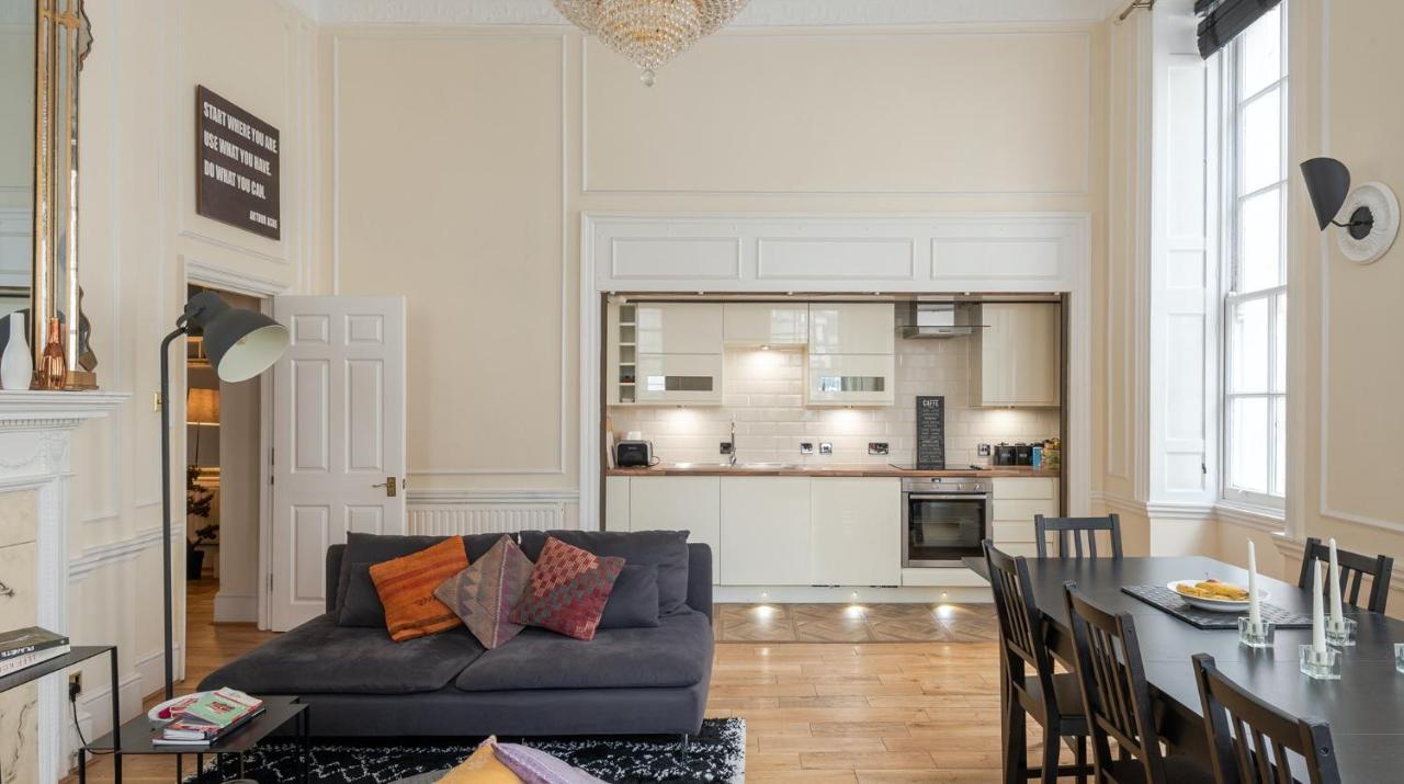 Plum Guide - Magdalena Grand Apartment London