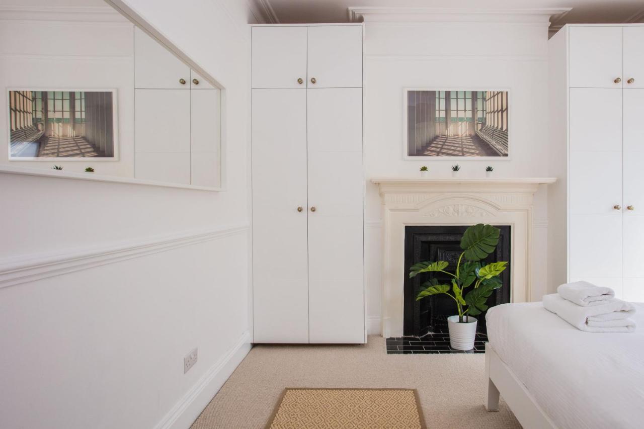 Stylish&modern 3 Bed Flat In Nw W Garden London