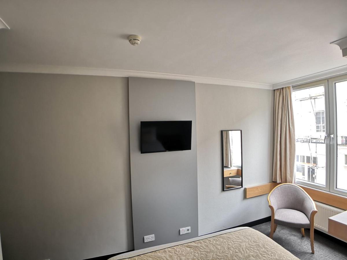 Lancaster Hall Hotel 3*