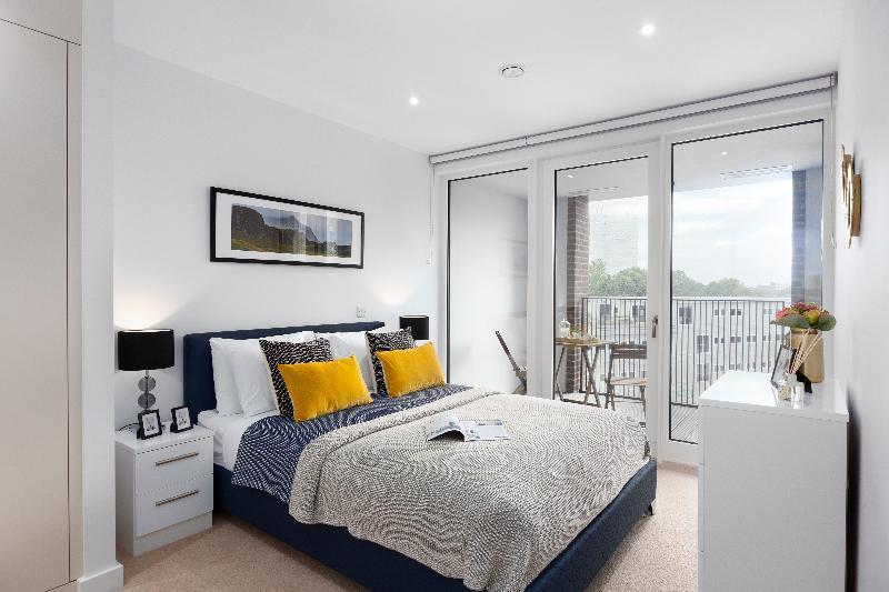 Two Bedroom Serviced With Balcony In Weymouth Building, Deacon Street London