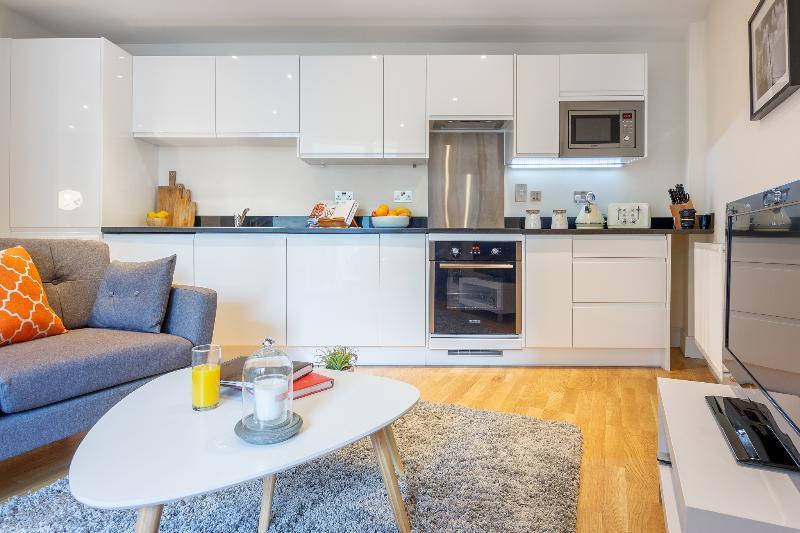 Luxurious Canary Gateway Serviced 4* Londen