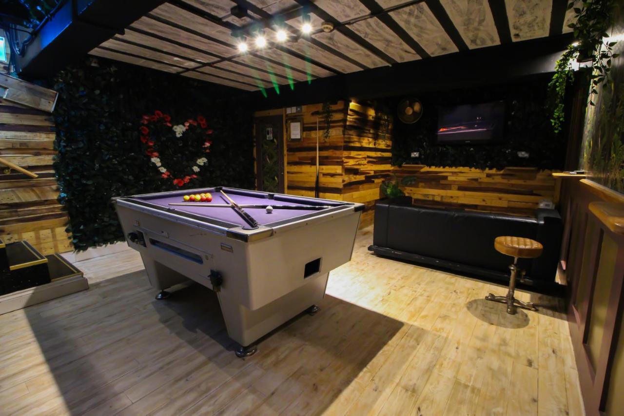 Backpackers Youth 18 - 35 Years Old Only Hostal Londres