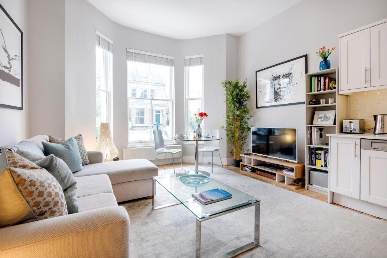 Contemporary Clapham Near Wandsworth Common By Underthedoormat