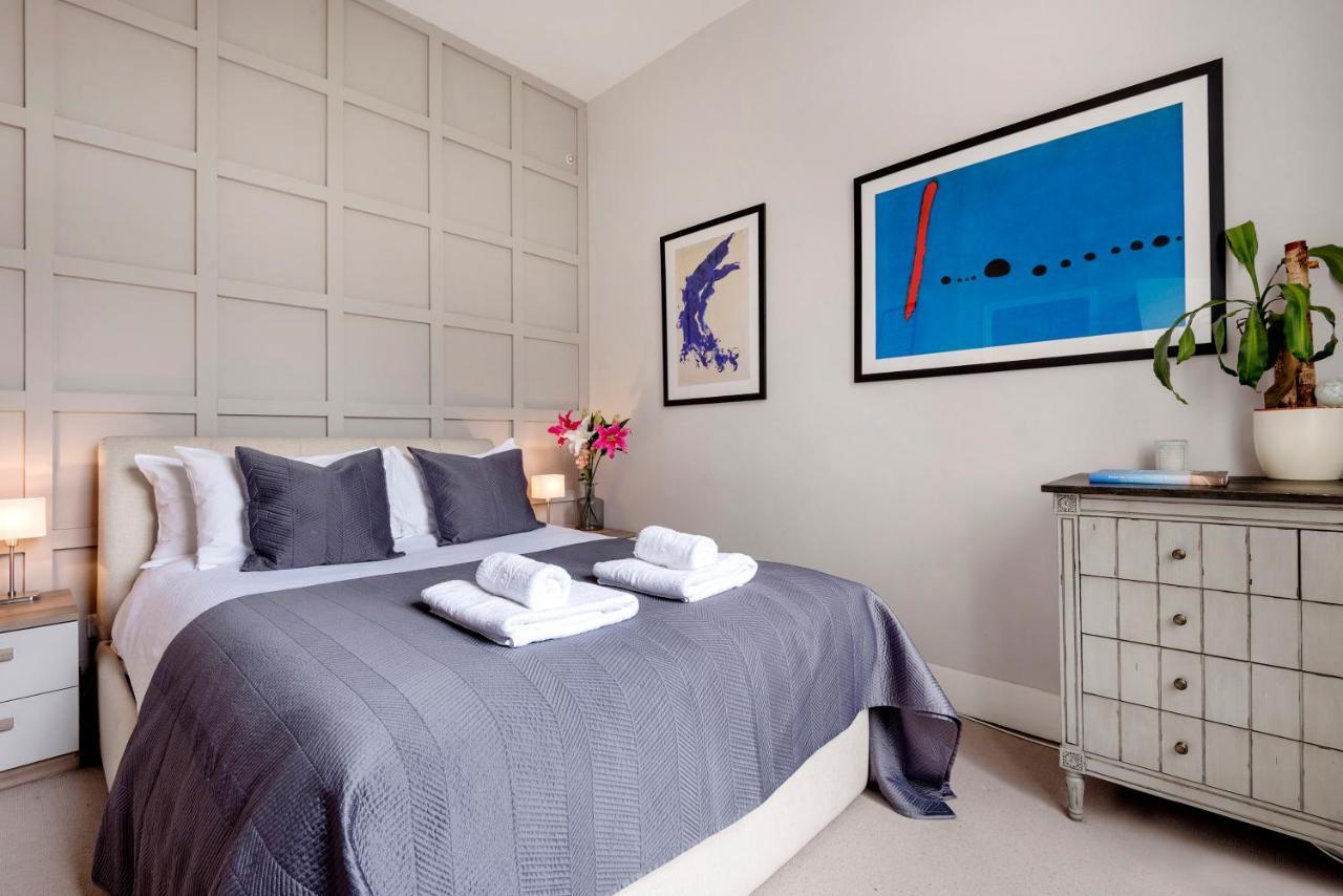 Apartment Contemporary Clapham Near Wandsworth Common By Underthedoormat London