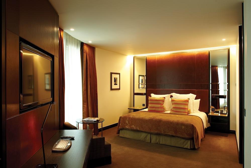Crowne Plaza Battersea 4* London