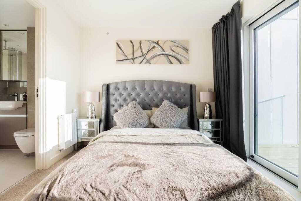 Luxury River Side Penthouse Leilighet