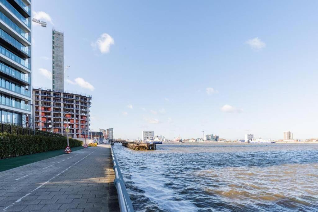 Leilighet Luxury River Side Penthouse London