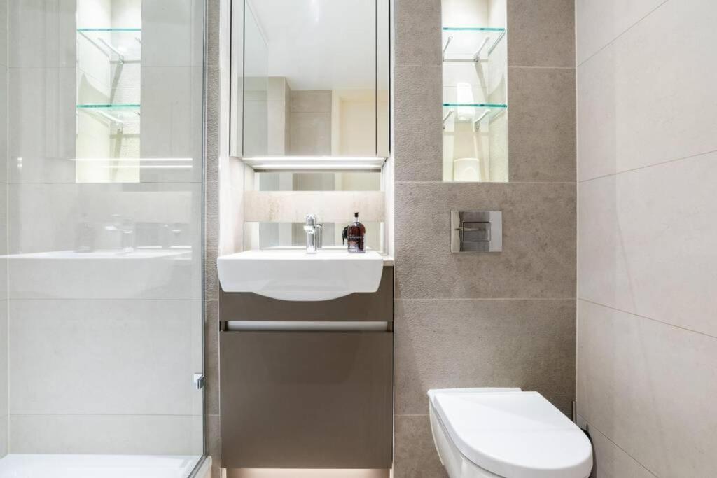 Luxury River Side Penthouse Leilighet London
