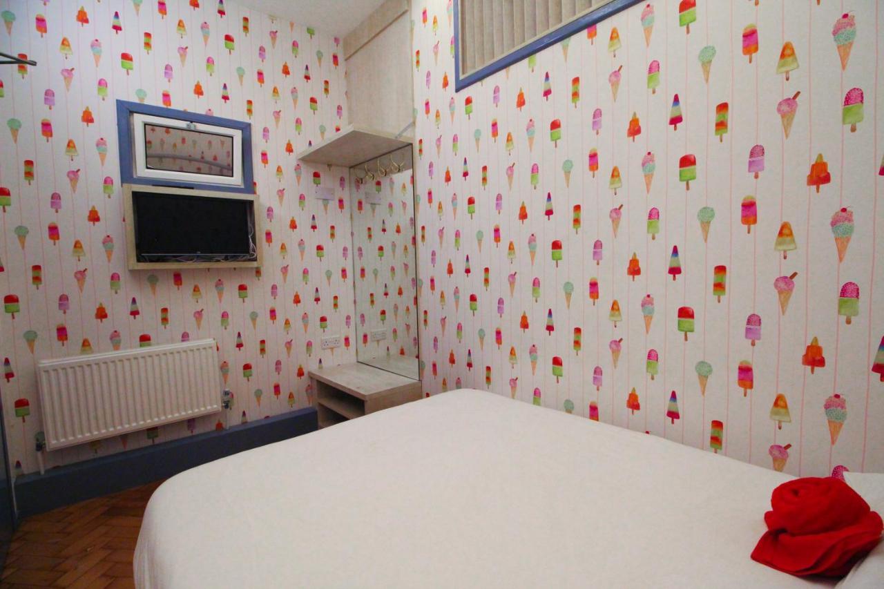 Backpackers Youth 18 - 35 Years Old Only Hostal