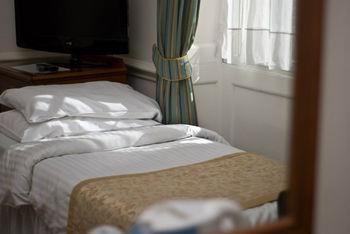 Staunton - London