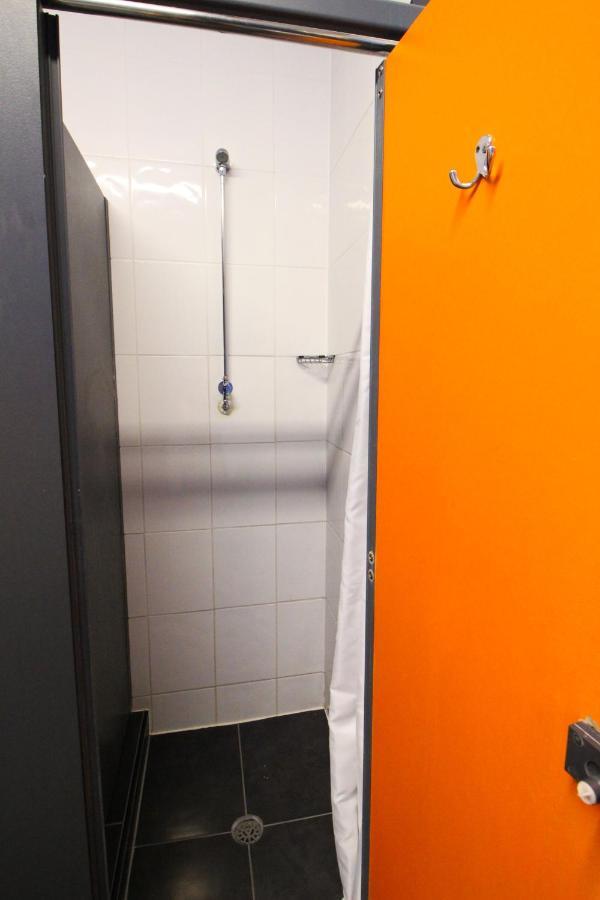 Backpackers Youth 18 - 35 Years Old Only Hostal *