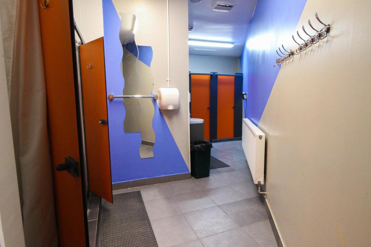 Backpackers Youth 18 - 35 Years Old Only Hostal *