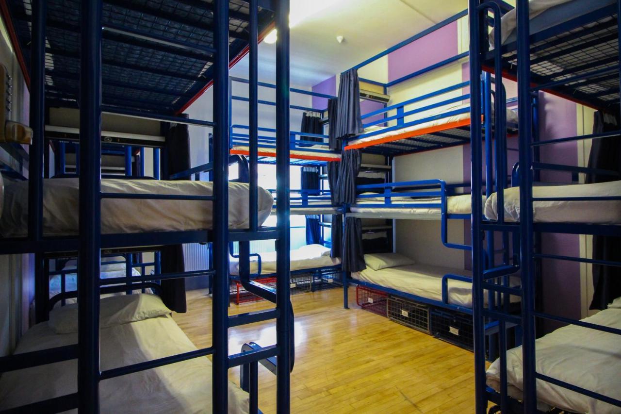 Backpackers Youth 18 - 35 Years Old Only Hostal *