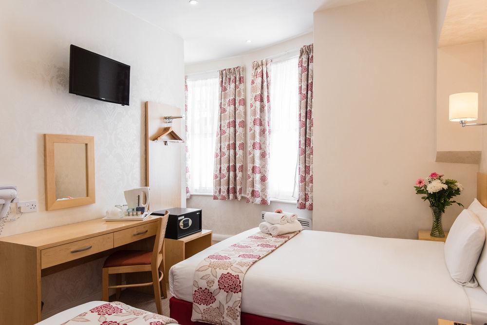 Hotell Oliver Plaza 4*