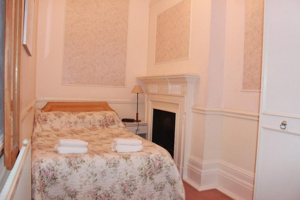 Apartahotel Kensingtoncourt 3*