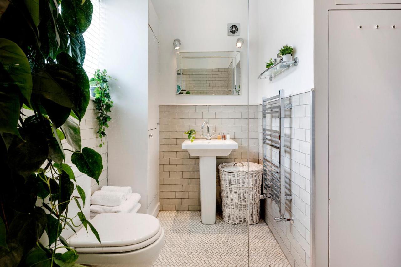 Contemporary Clapham Near Wandsworth Common By Underthedoormat Apartment