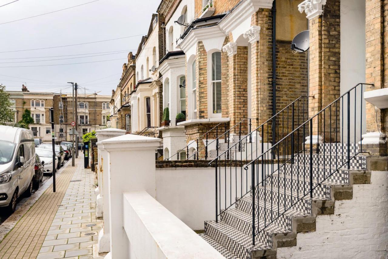 Contemporary Clapham Near Wandsworth Common By Underthedoormat * London