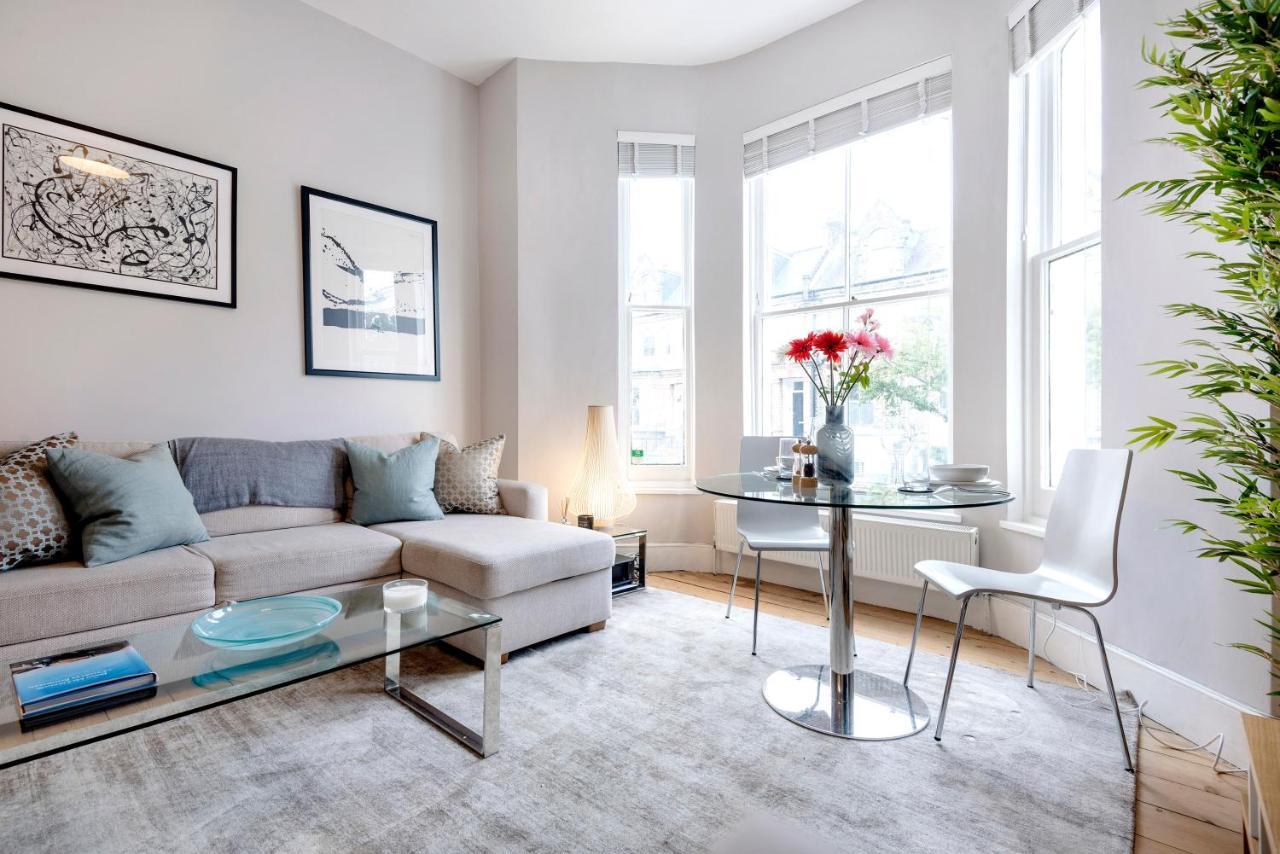 Apartment Contemporary Clapham Near Wandsworth Common By Underthedoormat *
