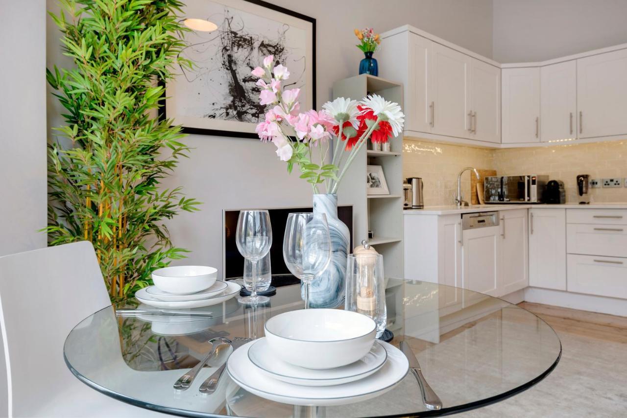 Contemporary Clapham Near Wandsworth Common By Underthedoormat * London