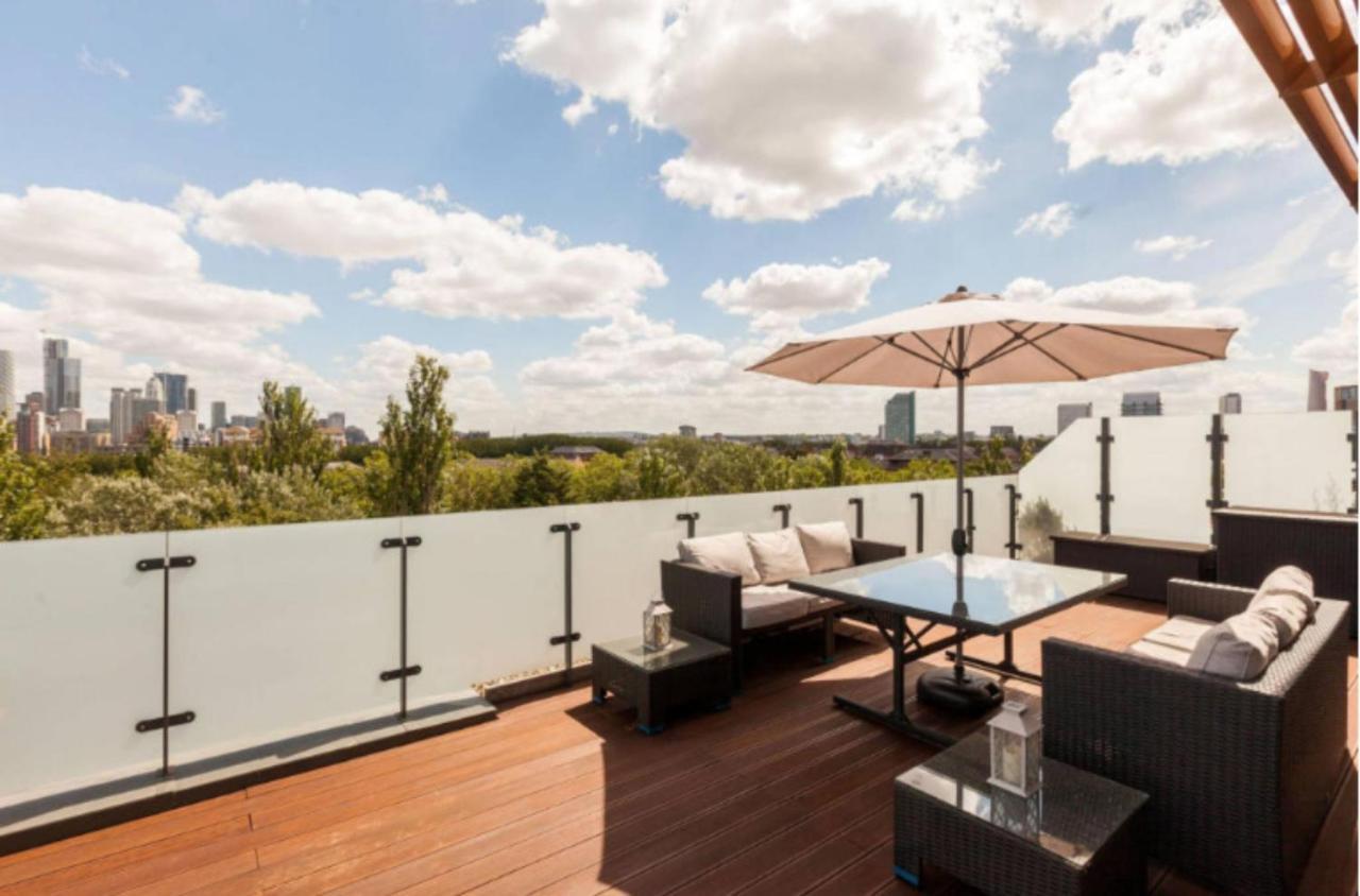 Leilighet 2 Bedroom Penthouse In Canada Water With Balcony London
