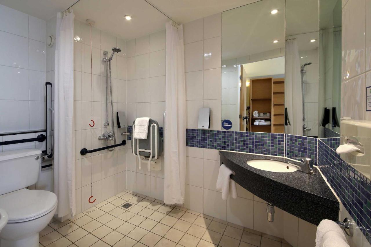 Hotel Express - Newbury Park, An Ihg London