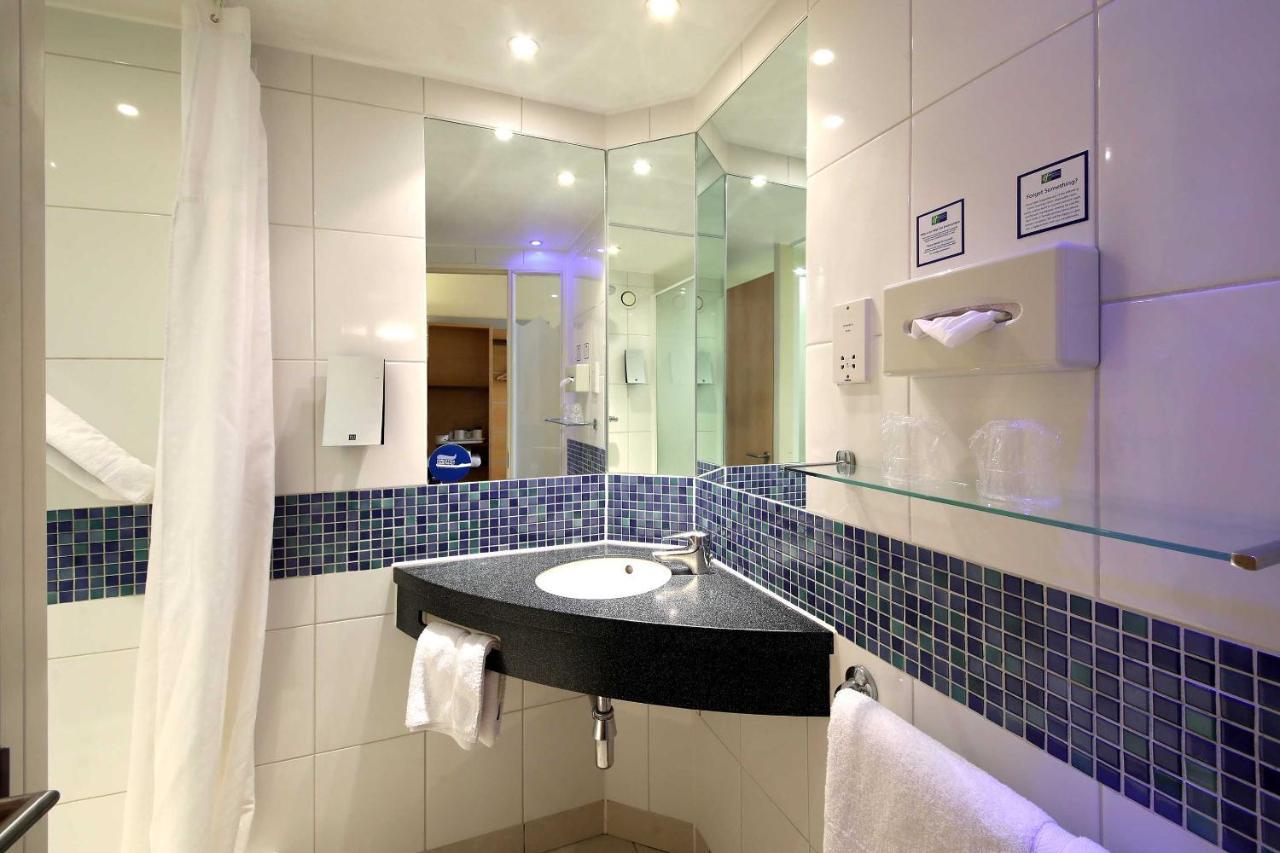 Express - Newbury Park, An Ihg London