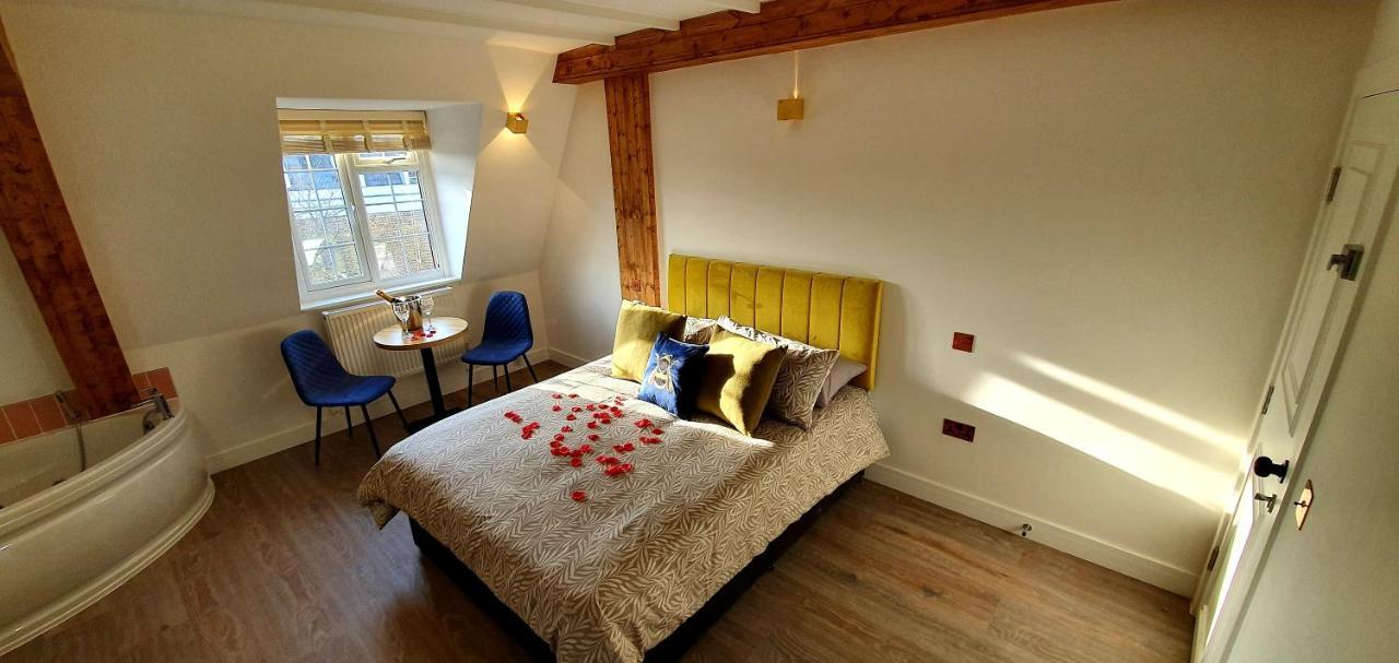 Angel Townhouse Hotell 3*