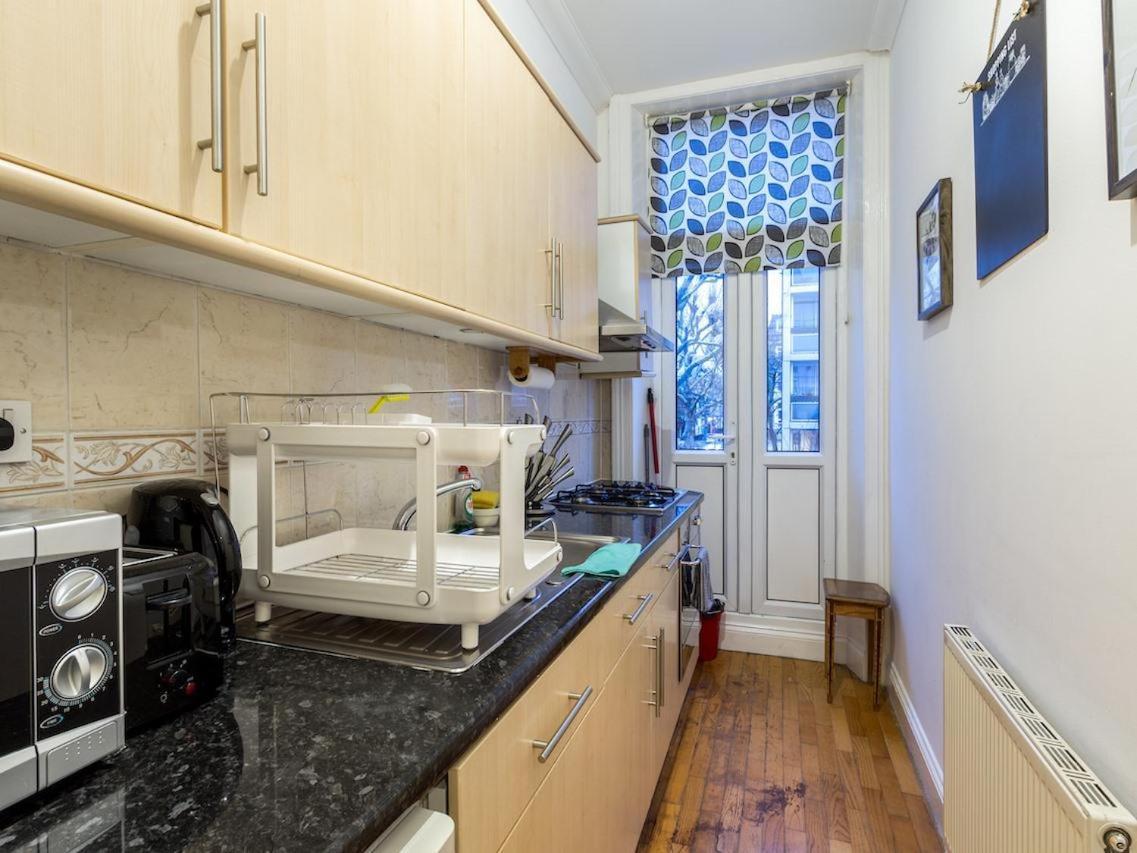 Spacious 1 Bed In West Kensington Or Hammersmith Appartement Londen