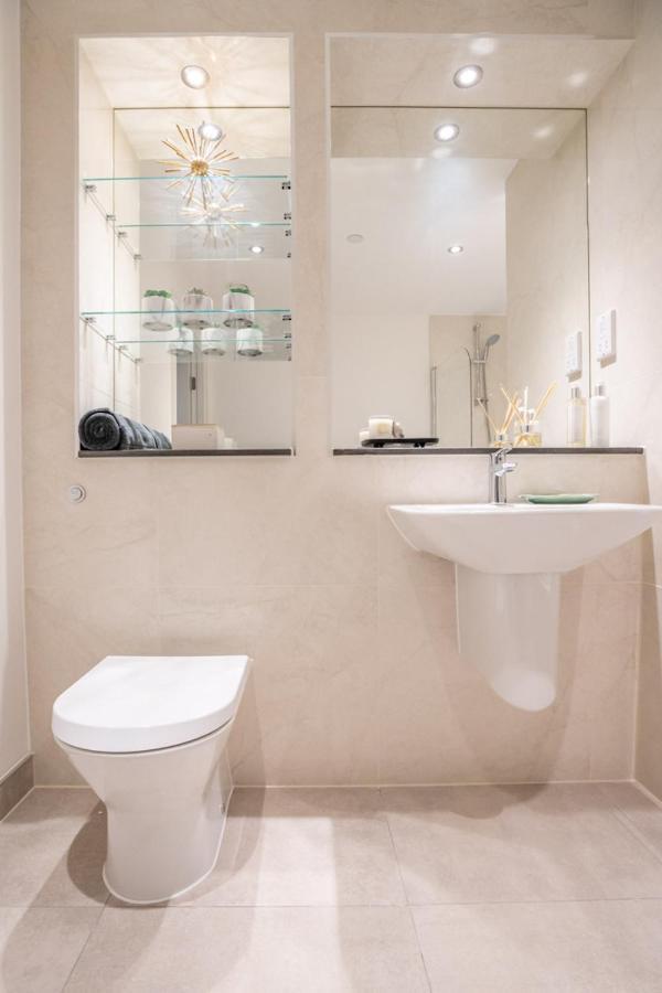 Contemporary Apartments, Wembley - Sk Leilighet London